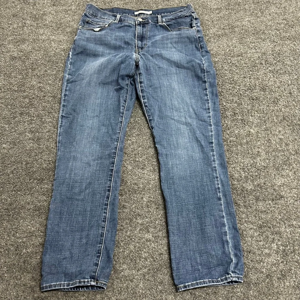 Levi's Jeans Womens Size 12 Blue Classic Straight Leg Denim Mid Rise Casual